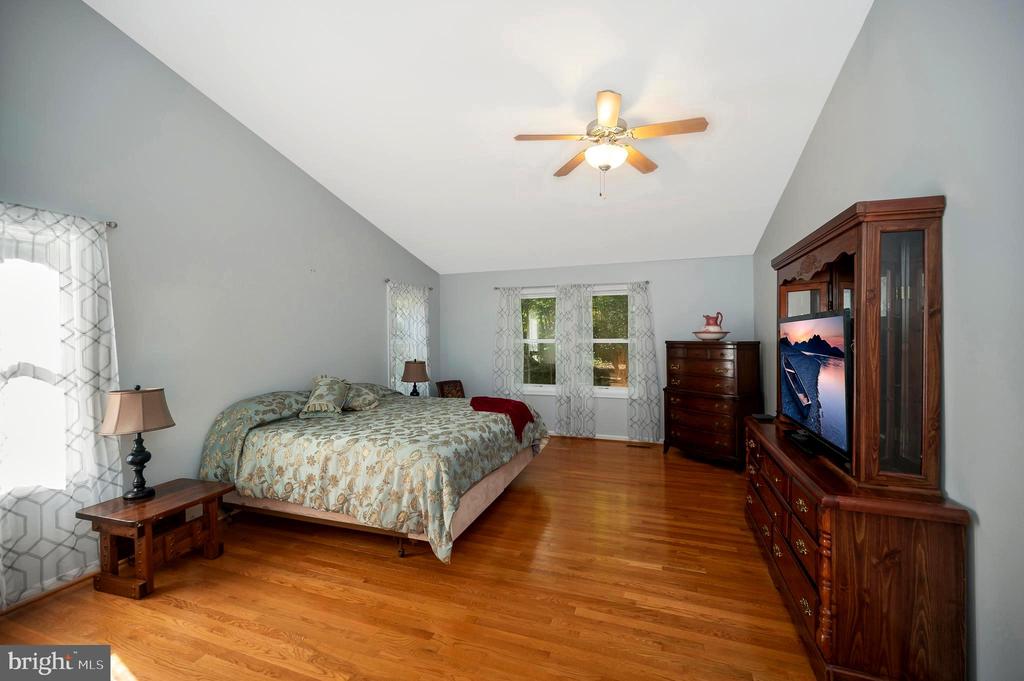 216 BATTLEFIELD ROAD