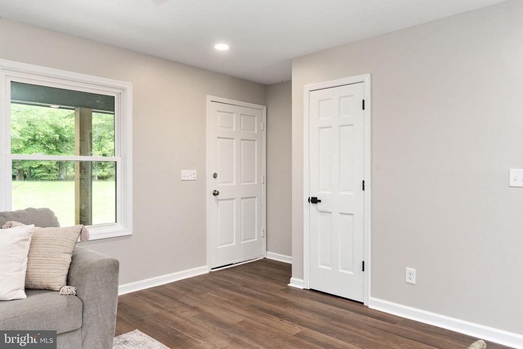 20064 MOUNTAIN TRACK ROAD