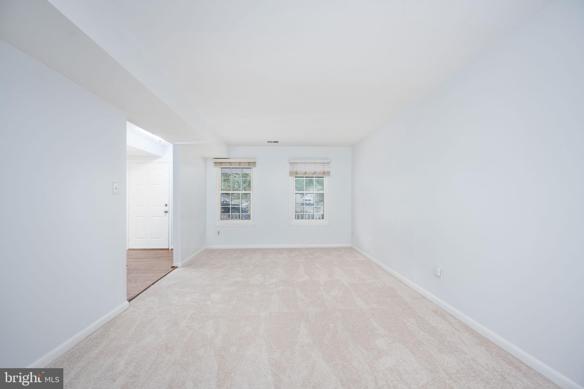 5618 ROUNDTREE DRIVE