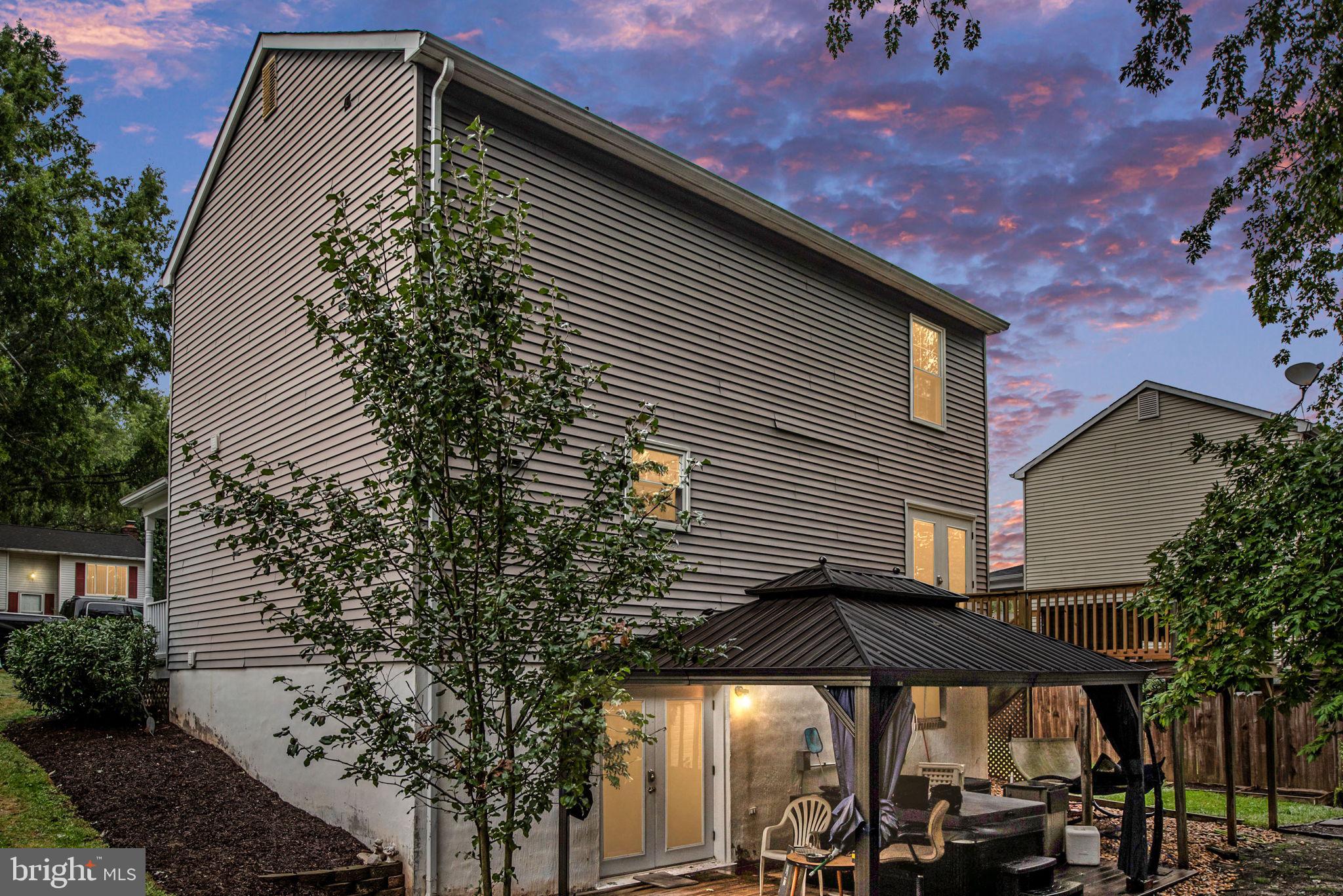 5618 ROUNDTREE DRIVE