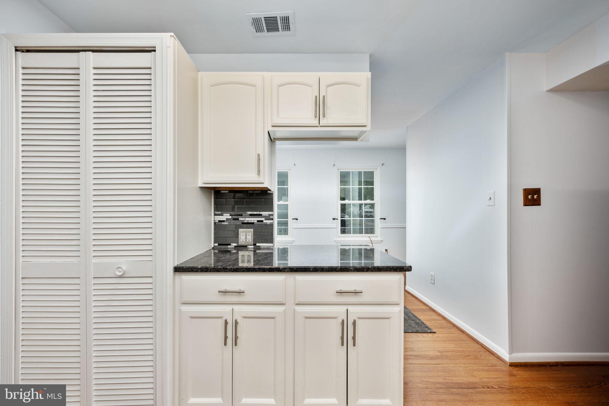 5618 ROUNDTREE DRIVE