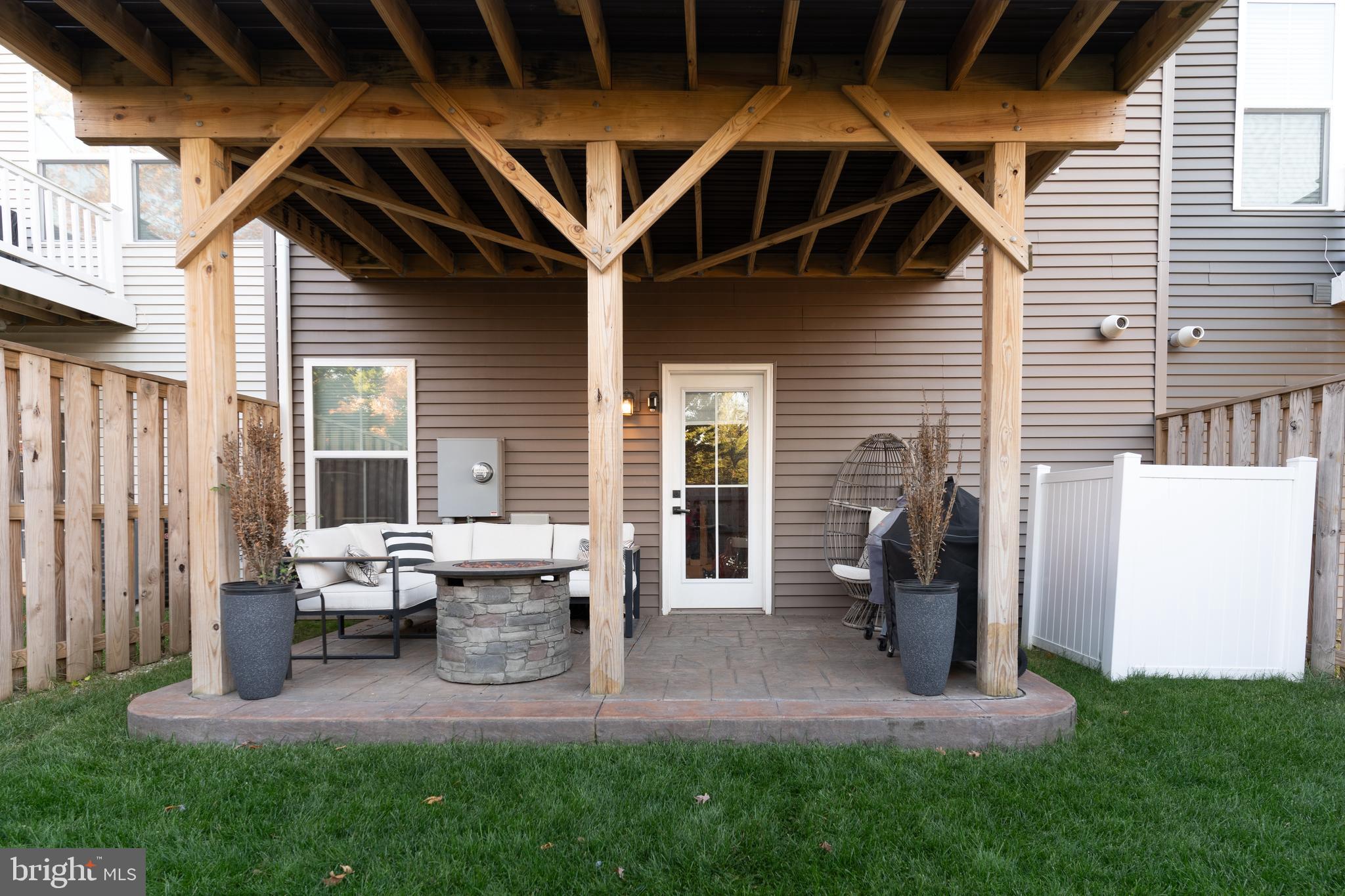 7803 COVE POINT DRIVE