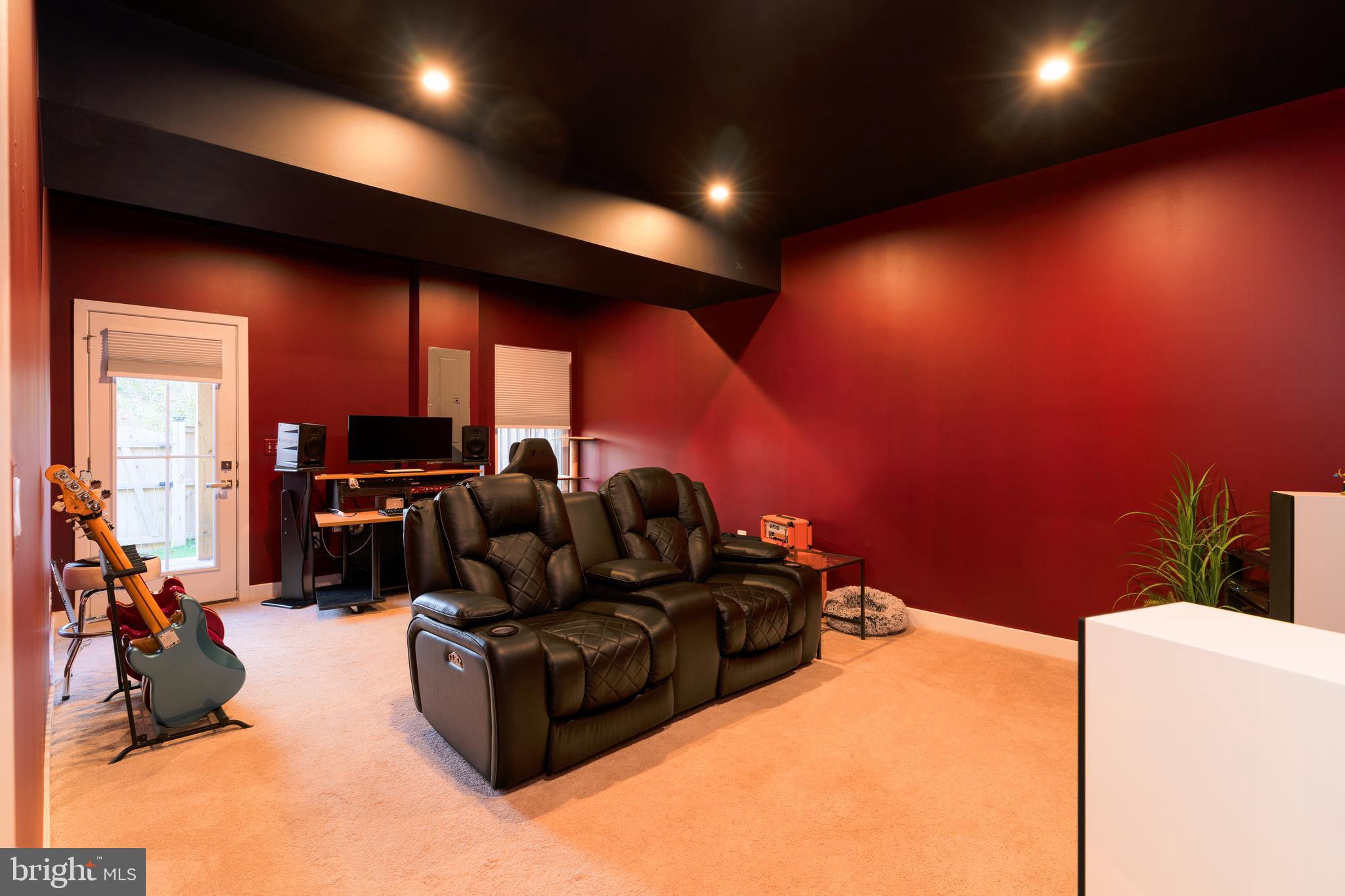 7803 COVE POINT DRIVE