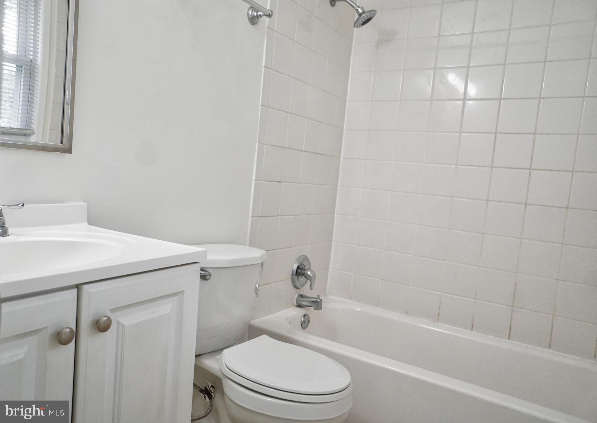 14897 CORDELL AVENUE