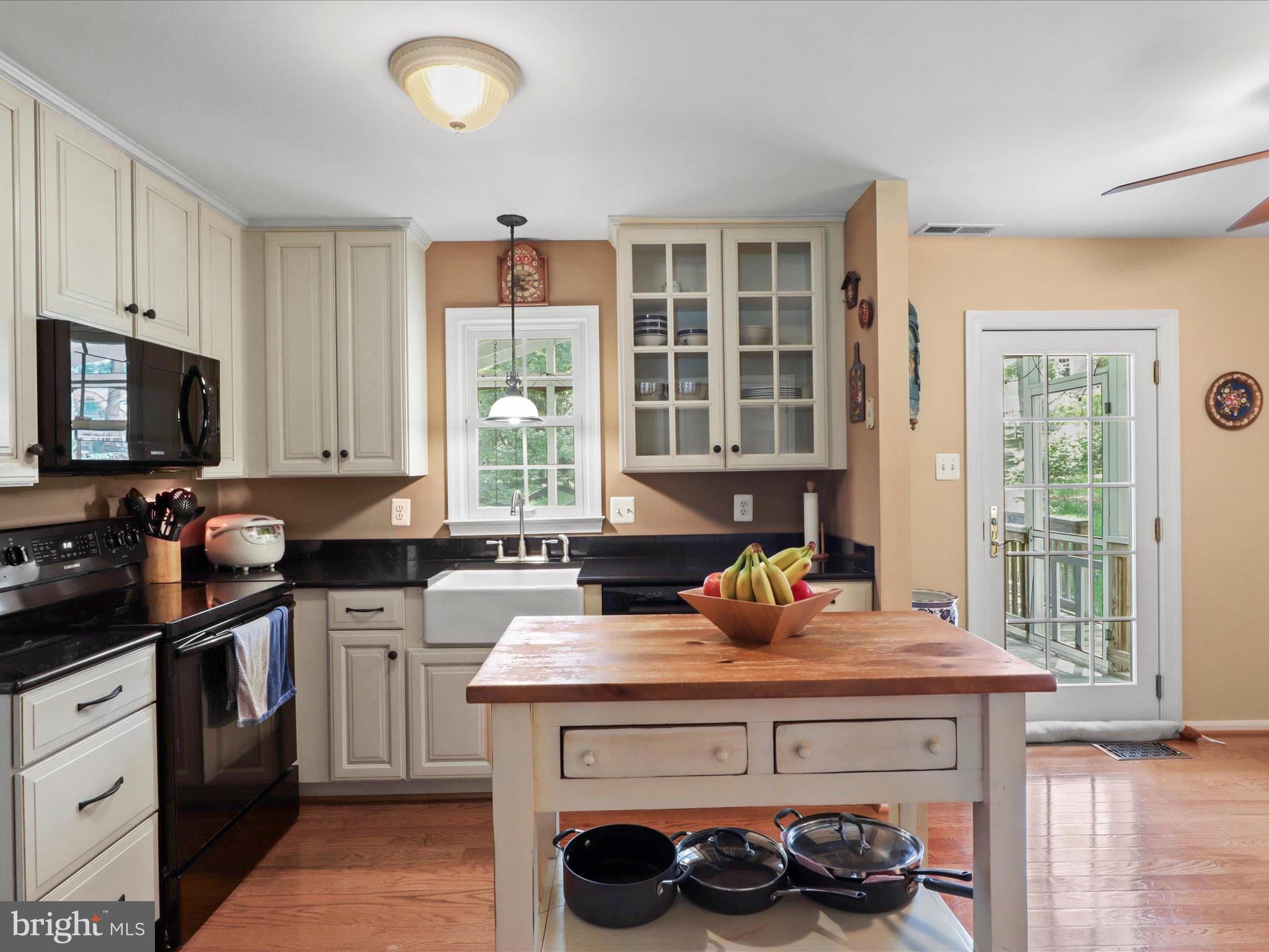 12160 PINENEEDLE COURT