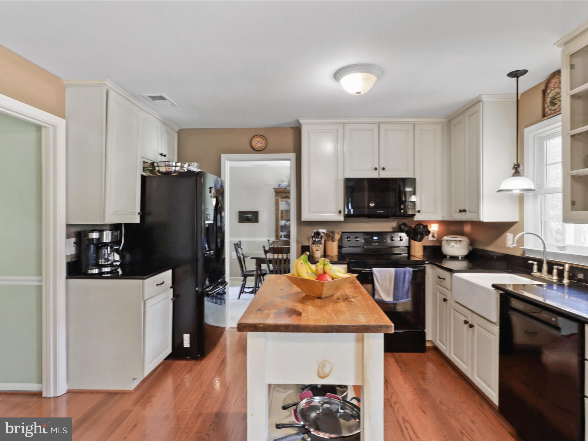 12160 PINENEEDLE COURT