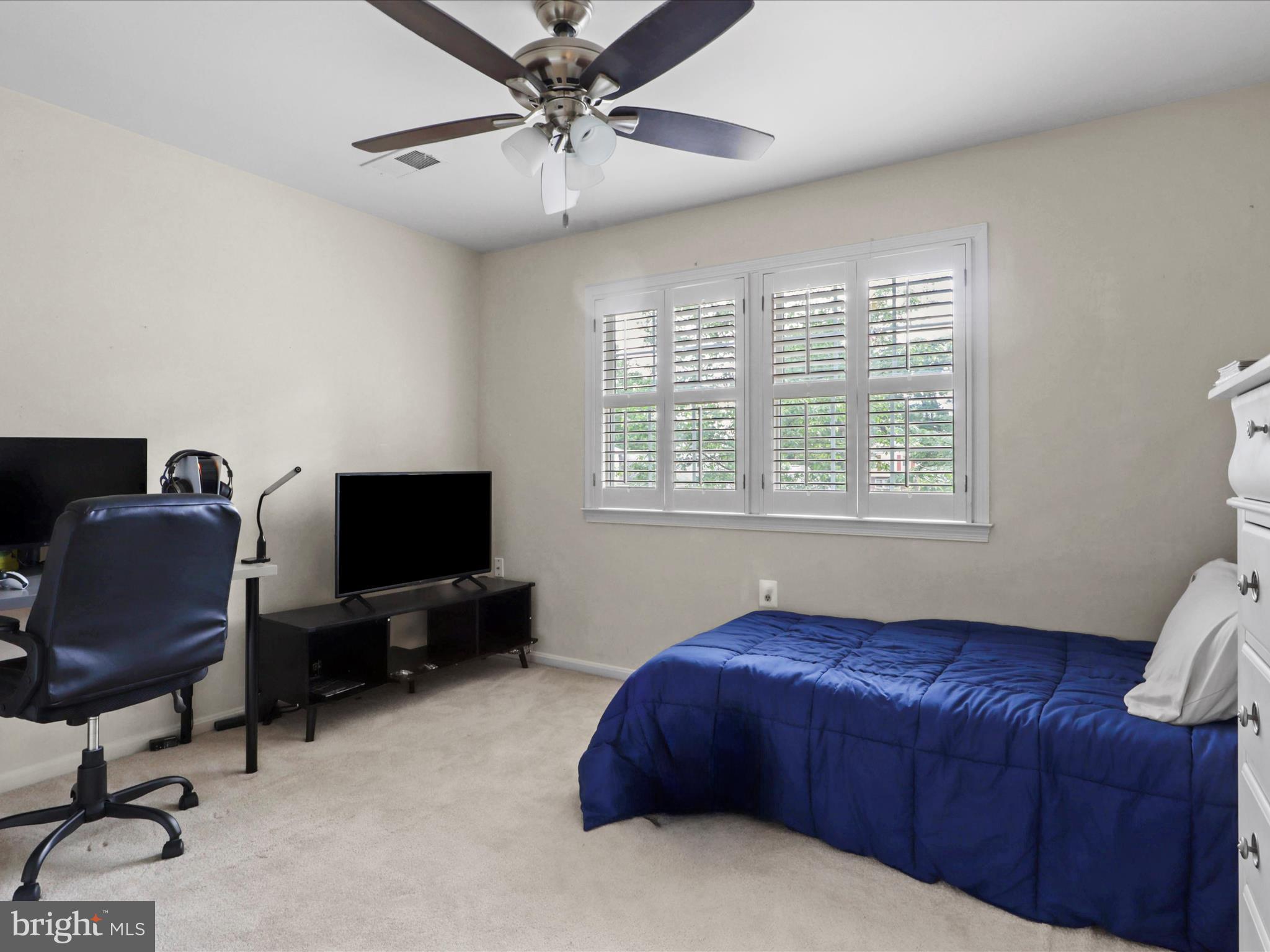 12160 PINENEEDLE COURT