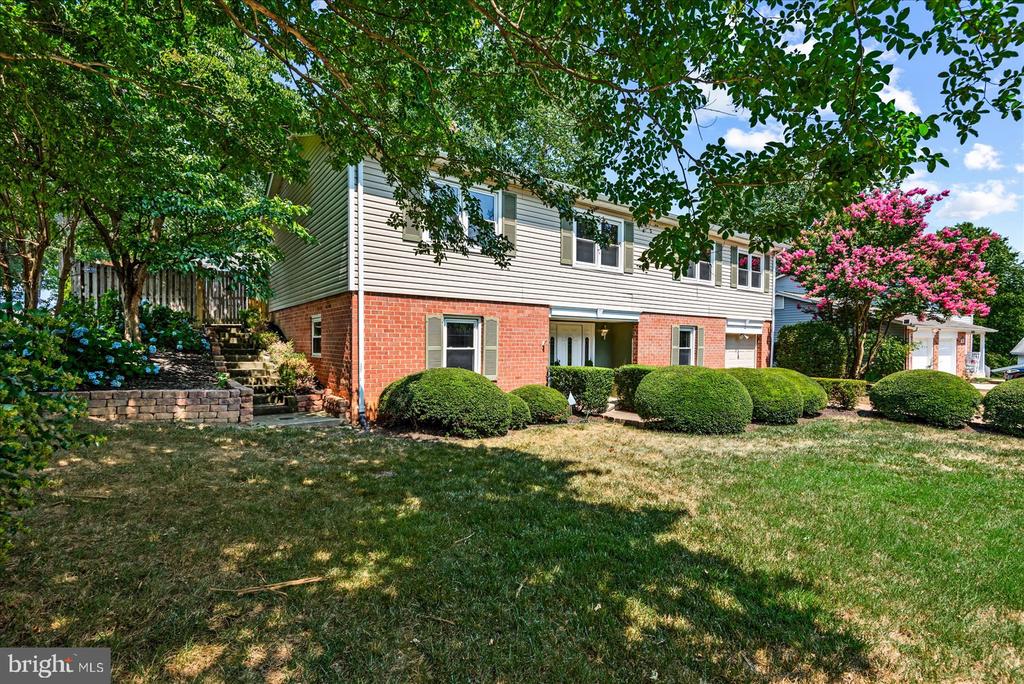 16222 EDGEWOOD DRIVE