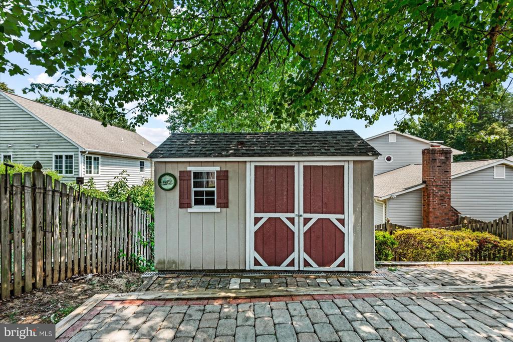 16222 EDGEWOOD DRIVE