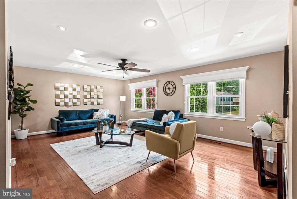 16222 EDGEWOOD DRIVE
