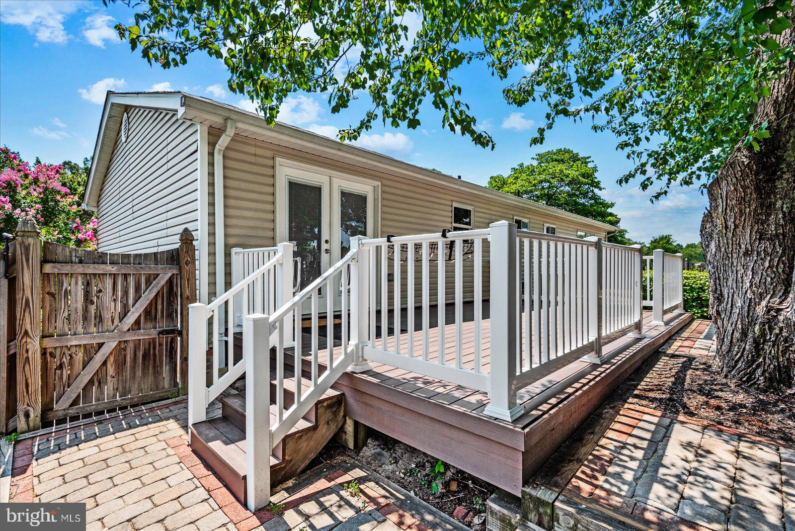 16222 EDGEWOOD DRIVE