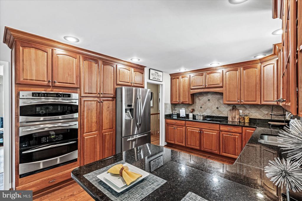16222 EDGEWOOD DRIVE
