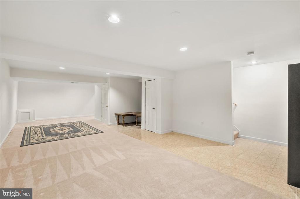 5916 TALMADGE DRIVE