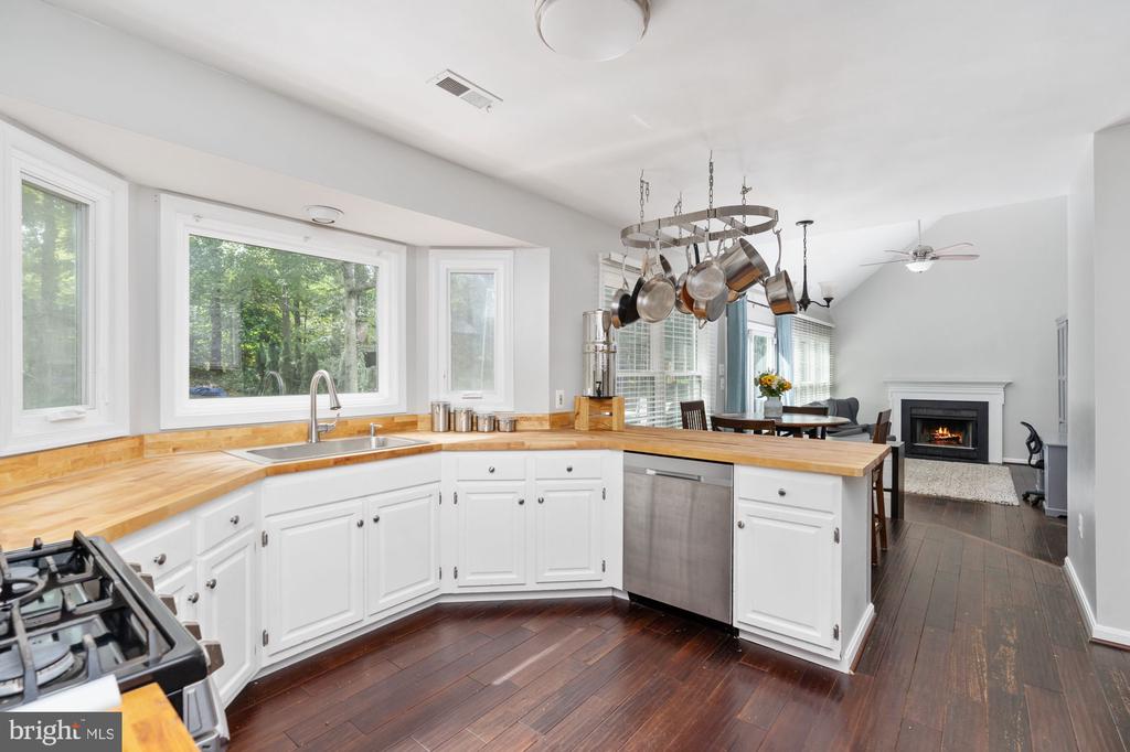 15053 GREENMOUNT DRIVE