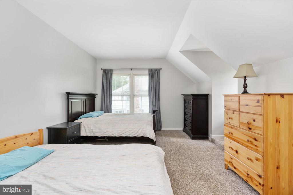 15053 GREENMOUNT DRIVE