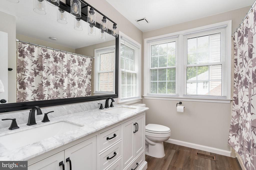 15053 GREENMOUNT DRIVE