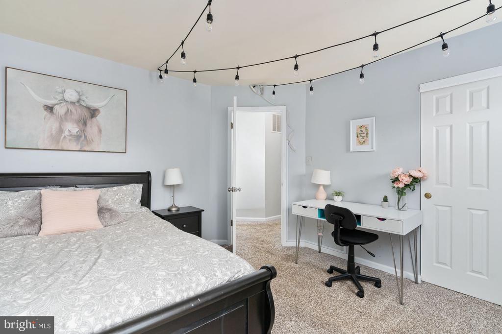15053 GREENMOUNT DRIVE