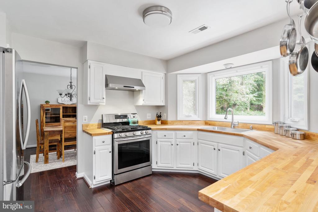 15053 GREENMOUNT DRIVE