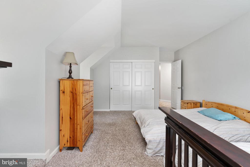 15053 GREENMOUNT DRIVE
