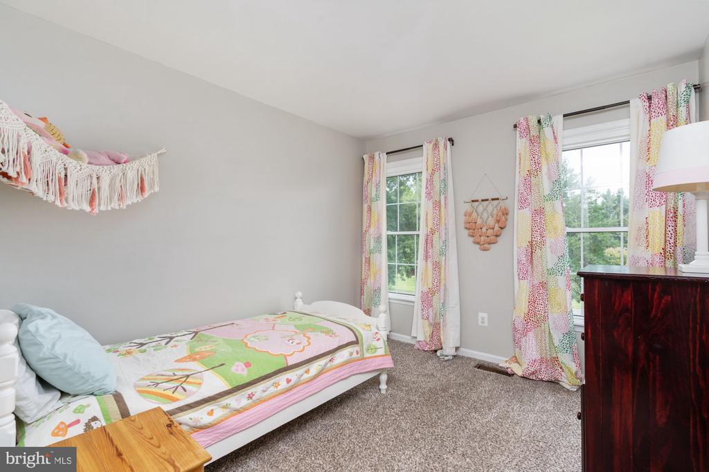 15053 GREENMOUNT DRIVE