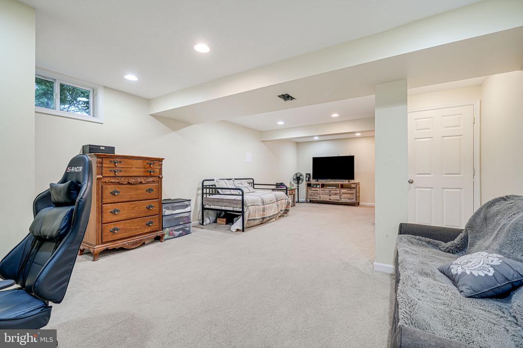 15494 CLIFFVIEW DRIVE