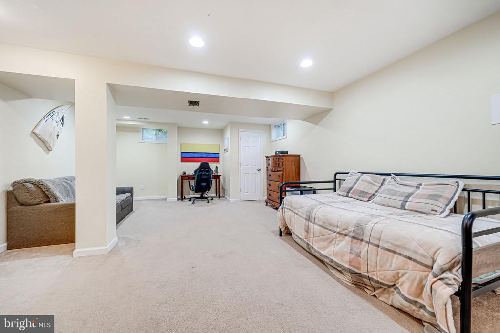 15494 CLIFFVIEW DRIVE