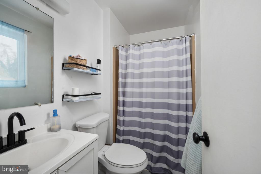 15261 LODGE TERRACE