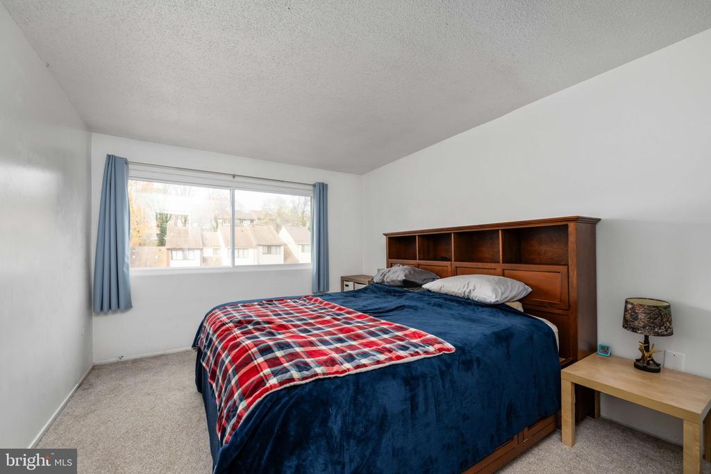 15261 LODGE TERRACE