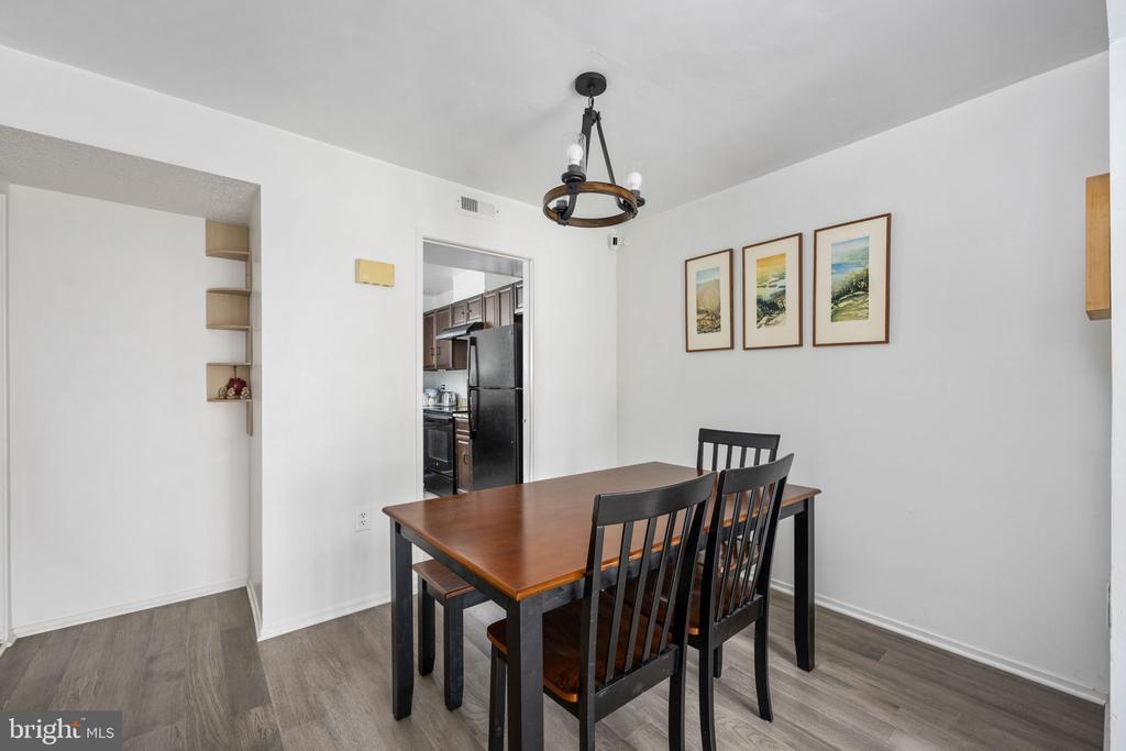 15261 LODGE TERRACE