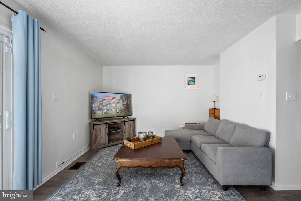 15261 LODGE TERRACE
