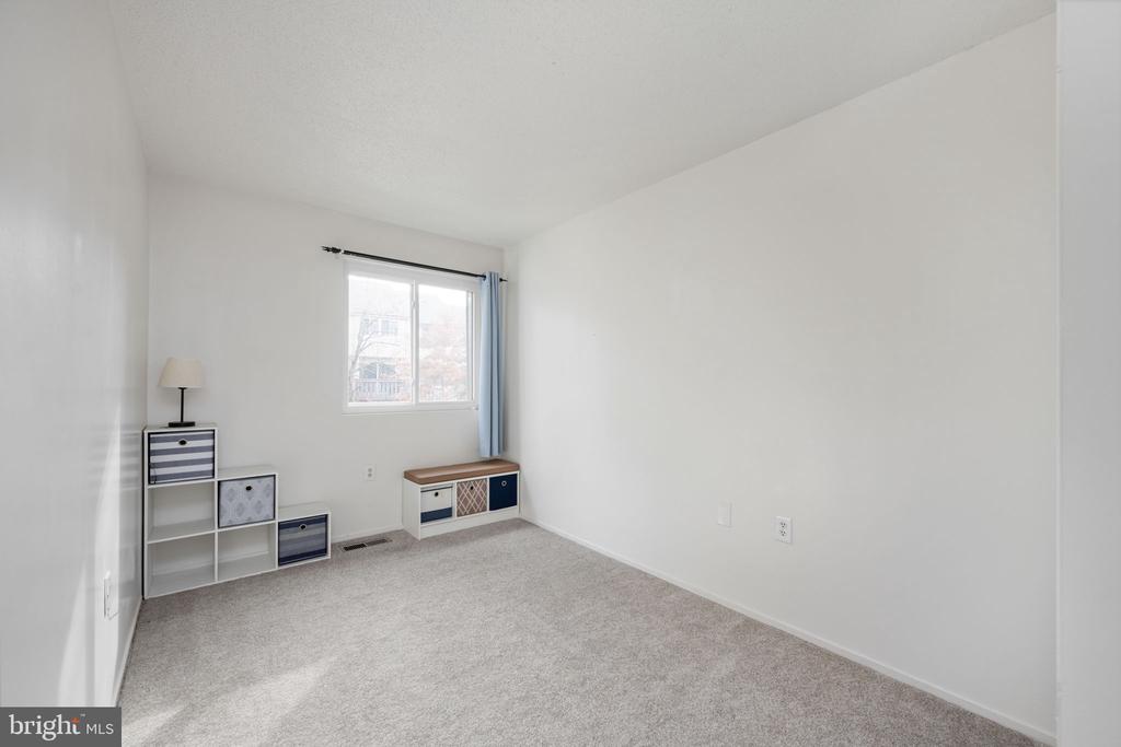 15261 LODGE TERRACE