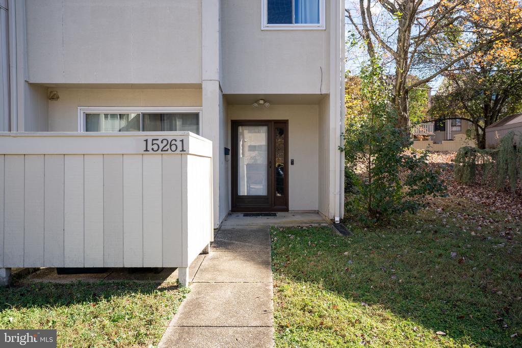 15261 LODGE TERRACE