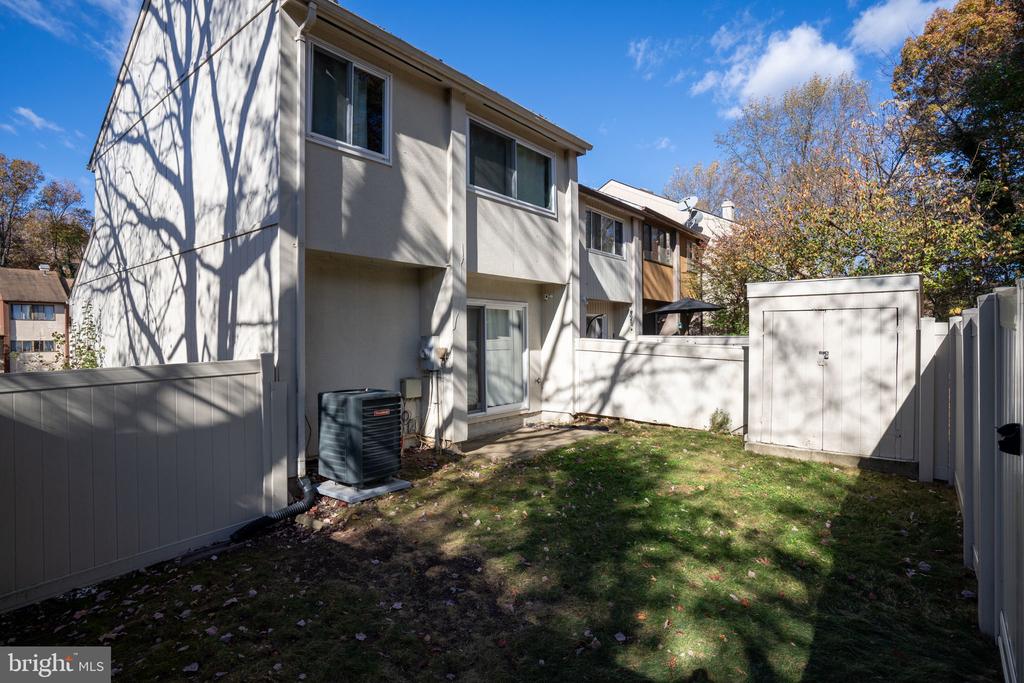 15261 LODGE TERRACE