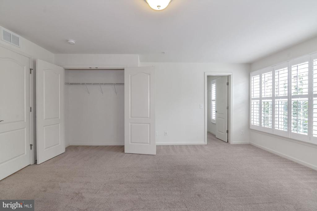 2251 KEW GARDENS DRIVE