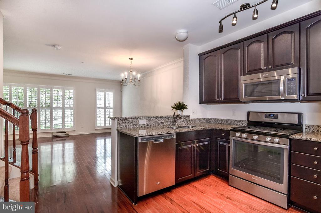 2251 KEW GARDENS DRIVE