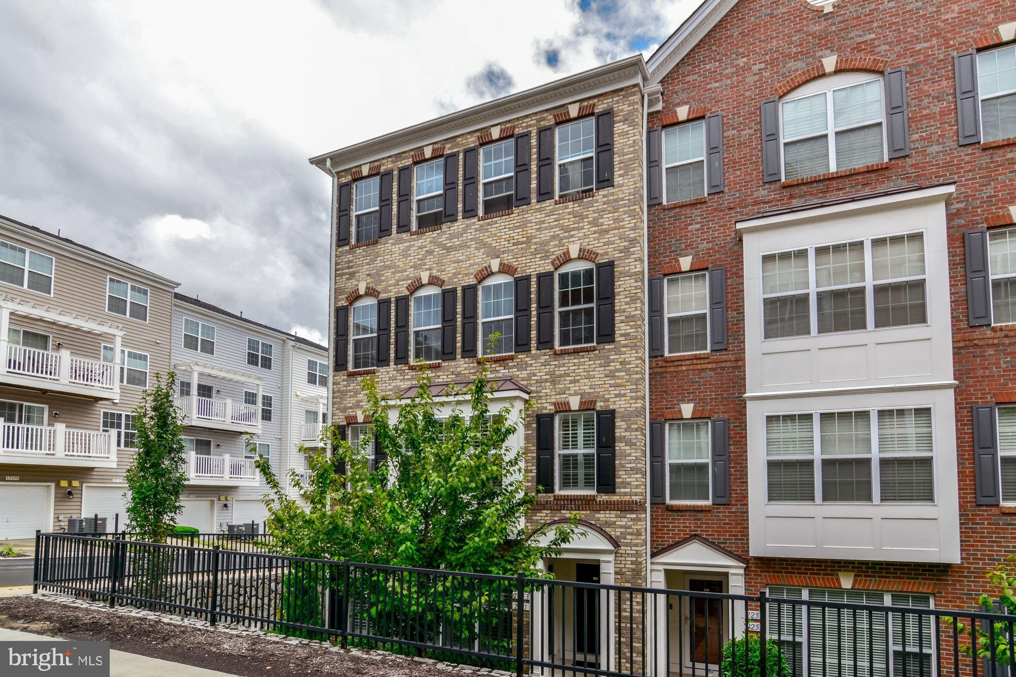 2251 KEW GARDENS DRIVE