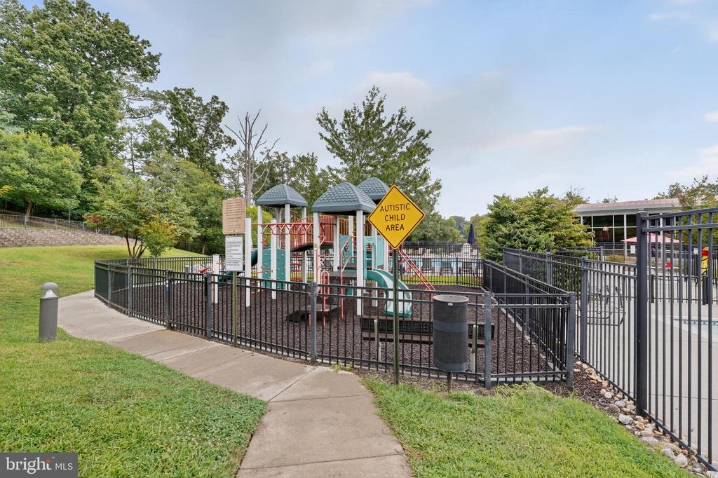 2242 MARGRAF CIRCLE