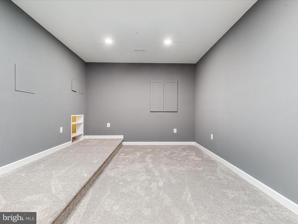 10117 CARLINGTON VALLEY COURT