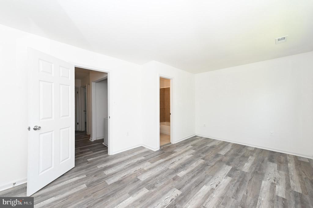 3513 LEGERE COURT
