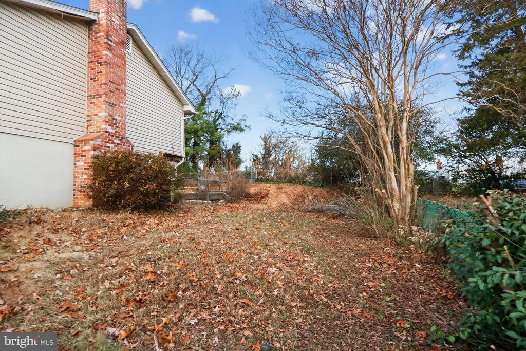 1607 ASHFORD PLACE