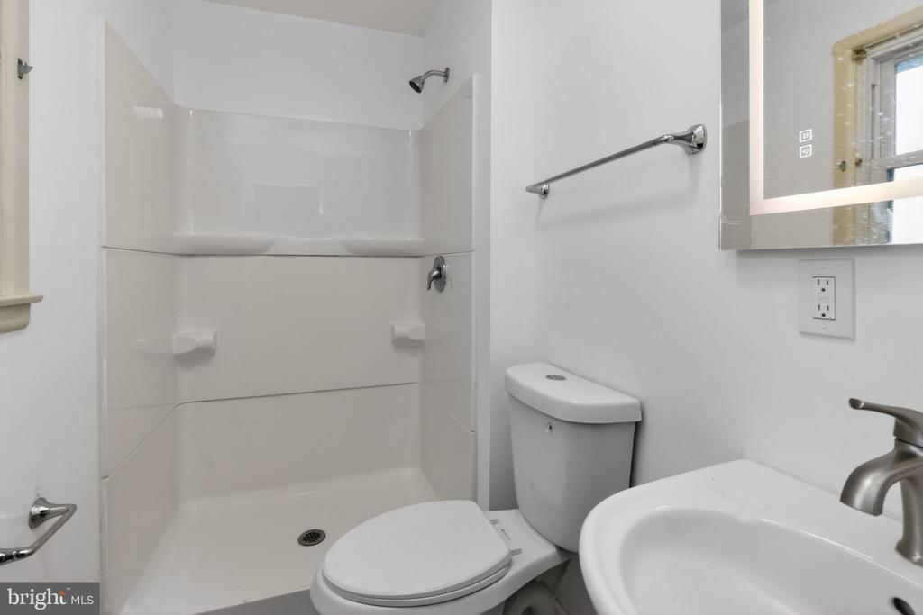 1607 ASHFORD PLACE