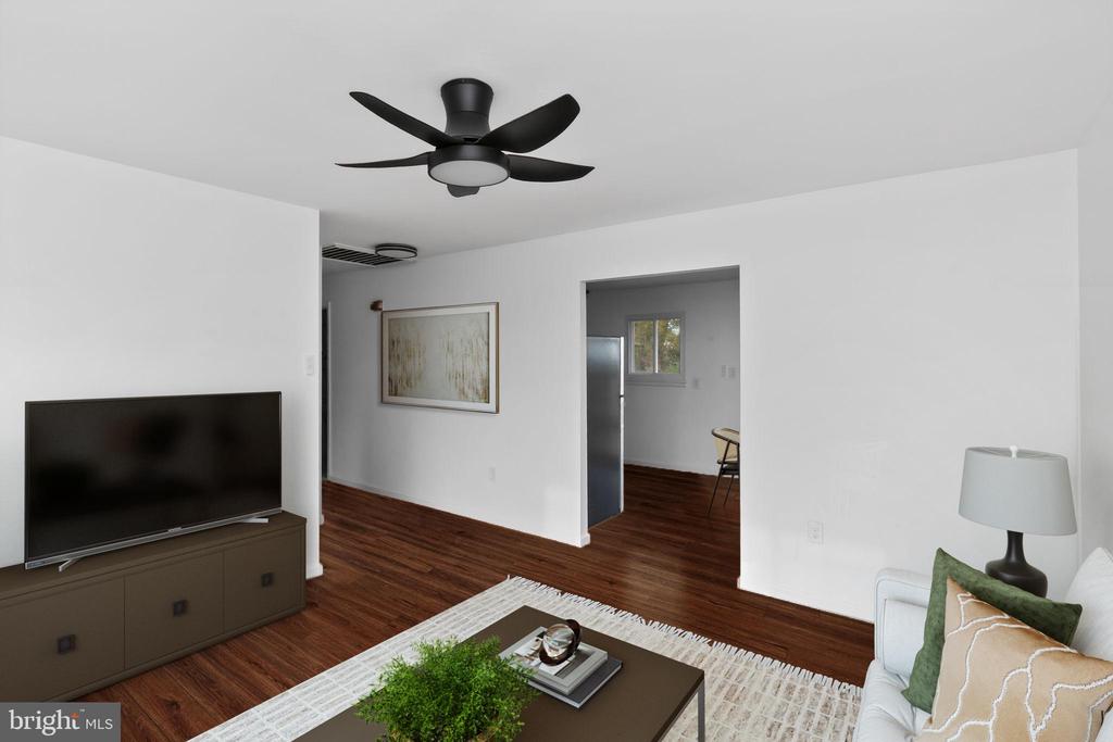 1607 ASHFORD PLACE