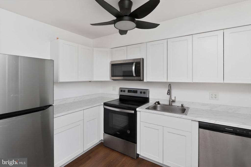 1607 ASHFORD PLACE