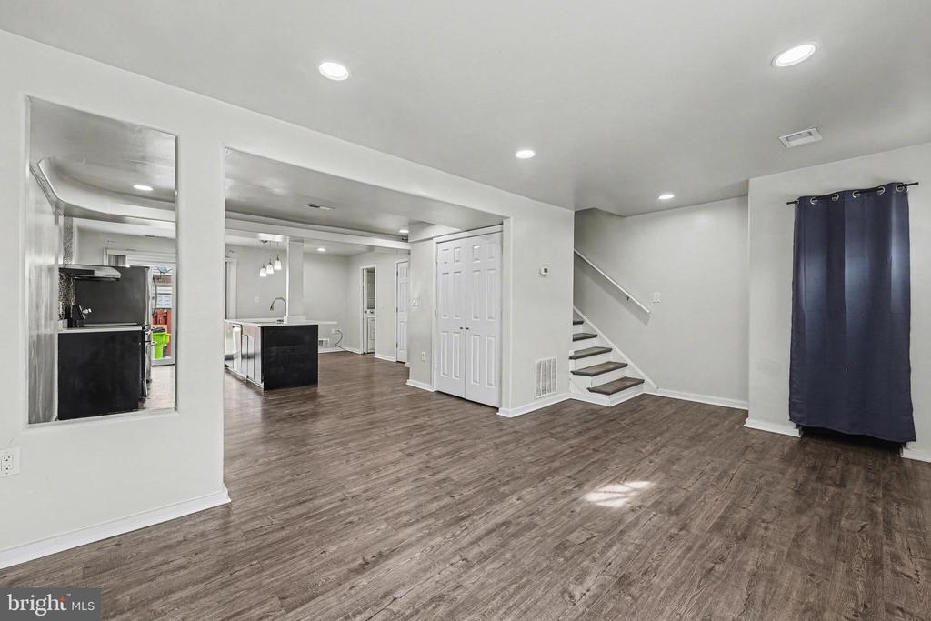 2502 SEDGEWICK PLACE