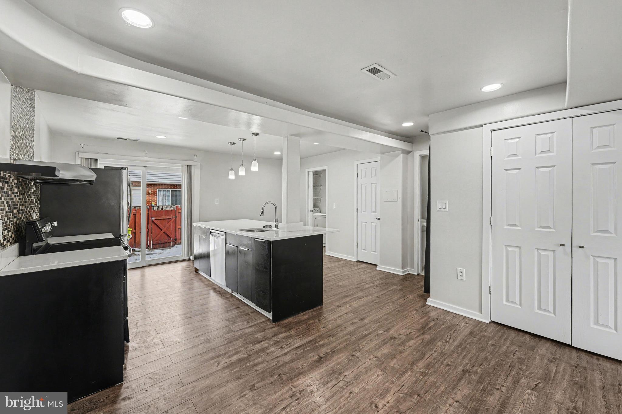 2502 SEDGEWICK PLACE