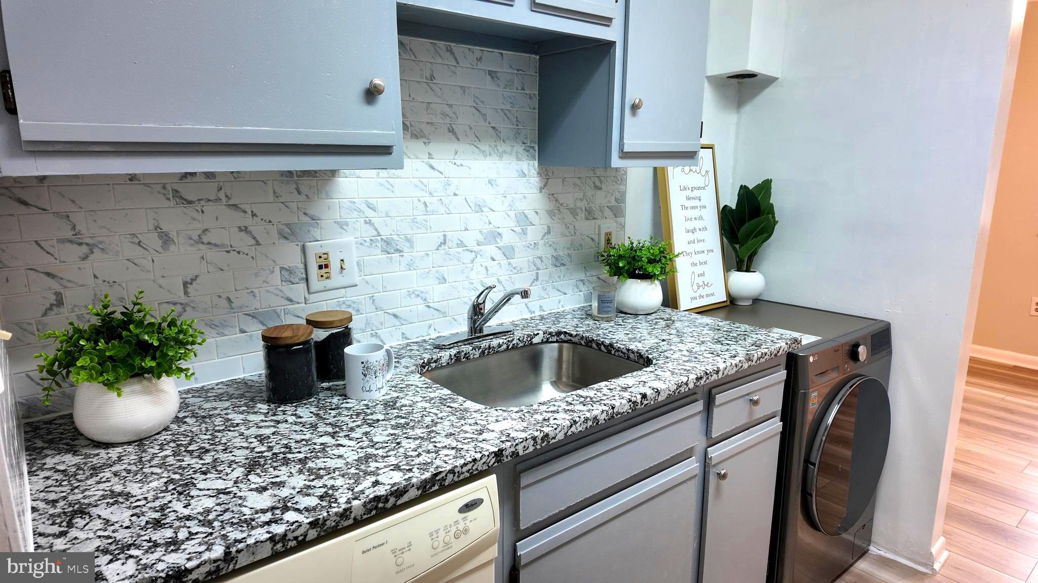 1523 COLONIAL DRIVE 204