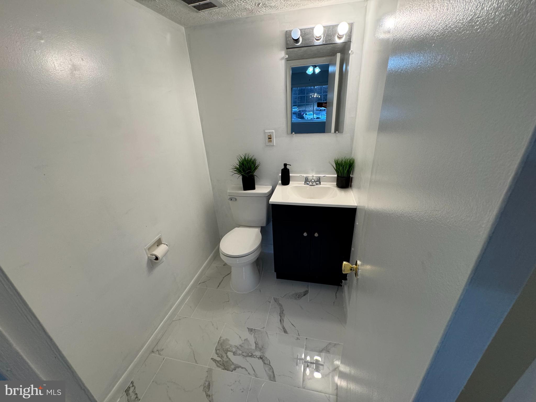 1523 COLONIAL DRIVE 204