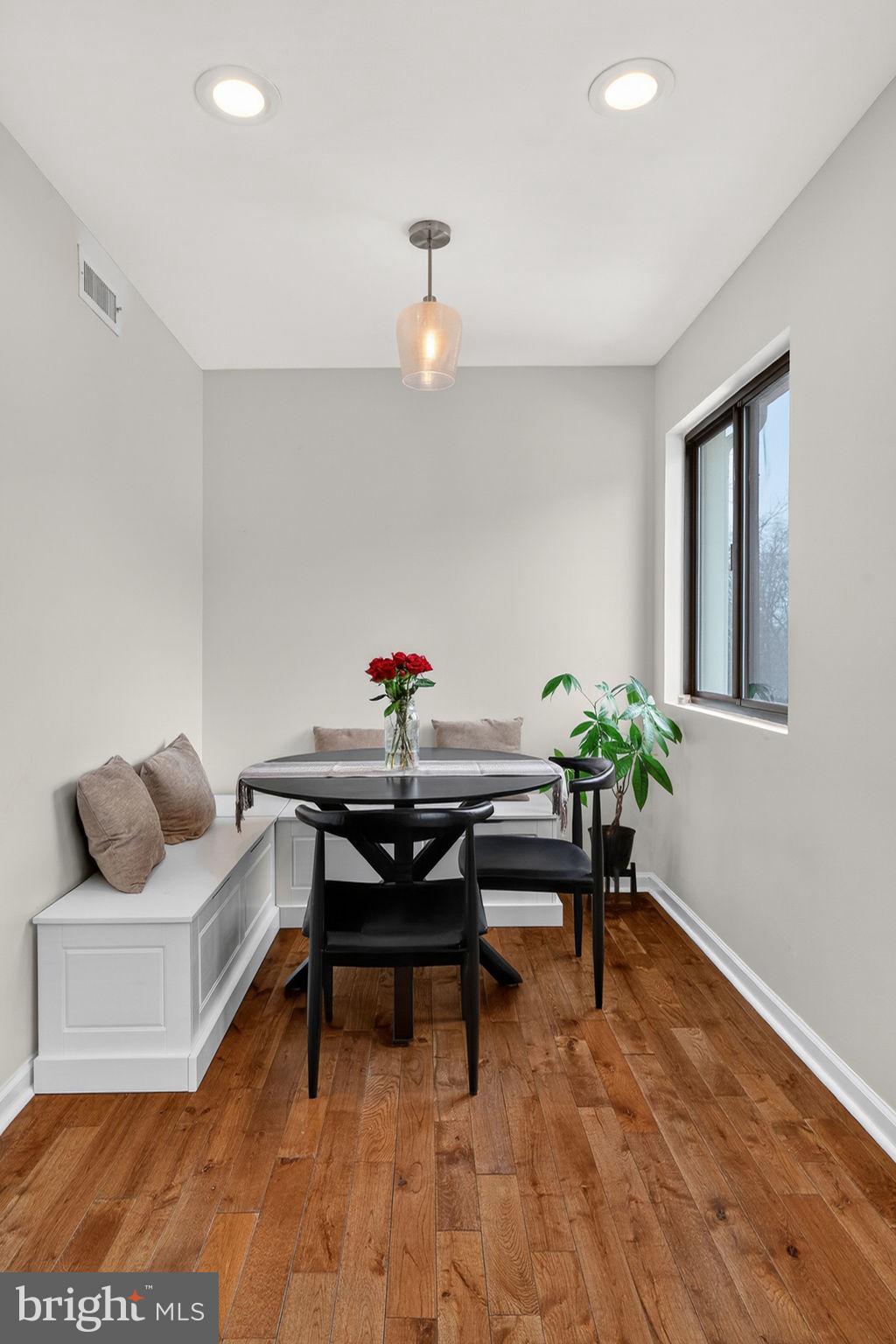 1817 OLD POST TERRACE