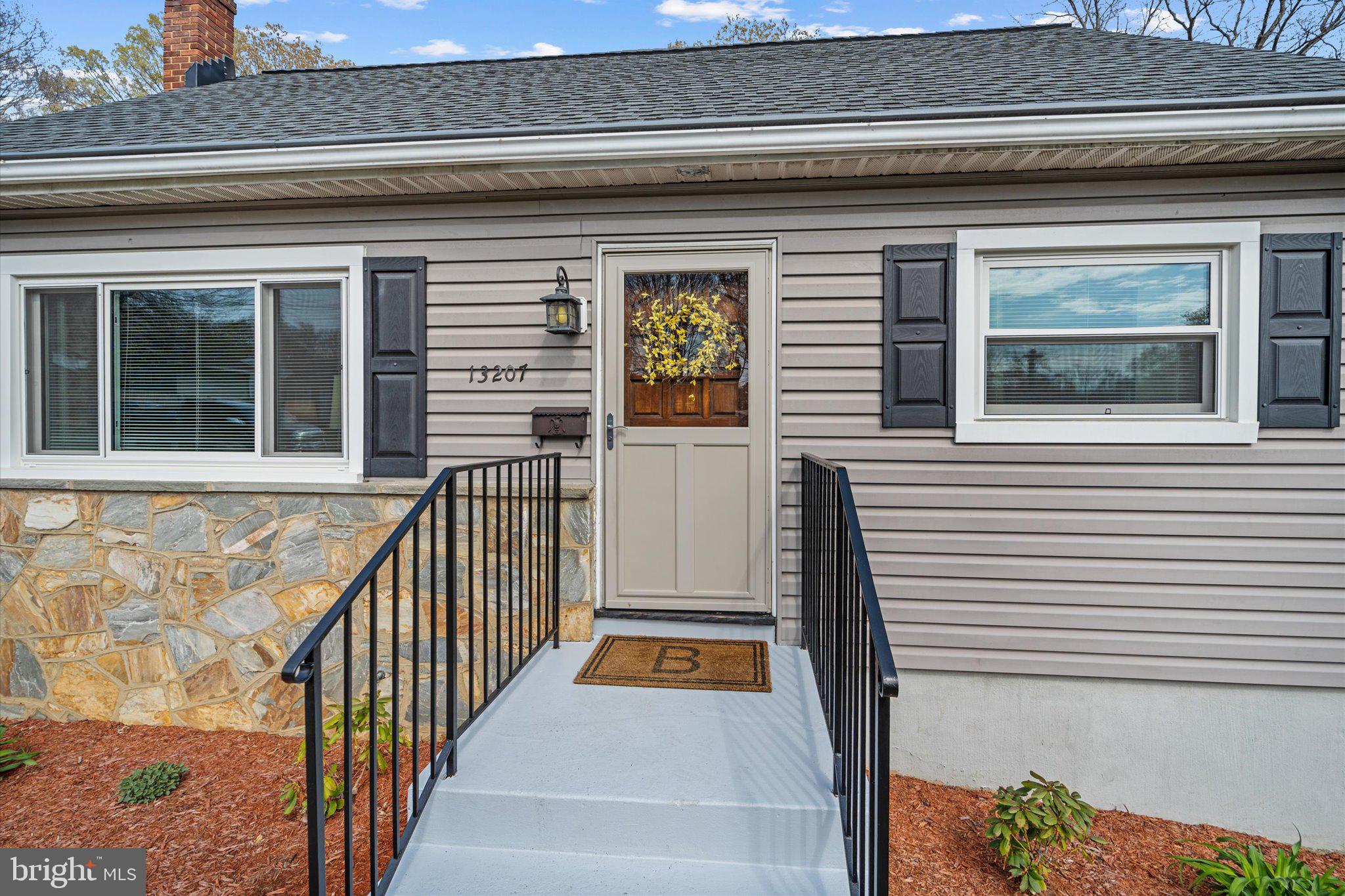 13207 TREETOP COURT