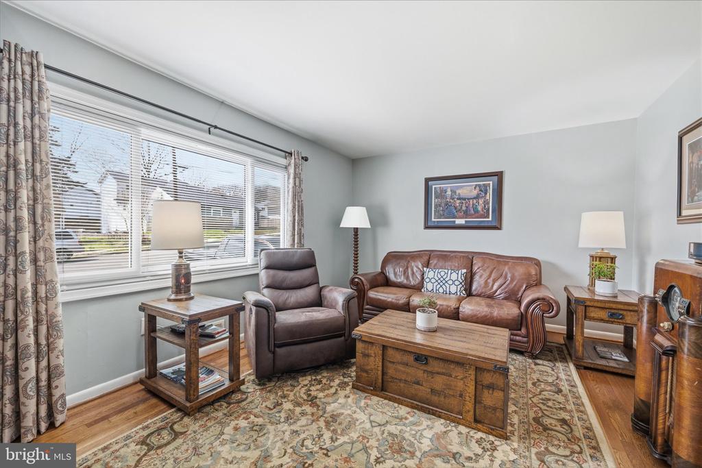 13207 TREETOP COURT